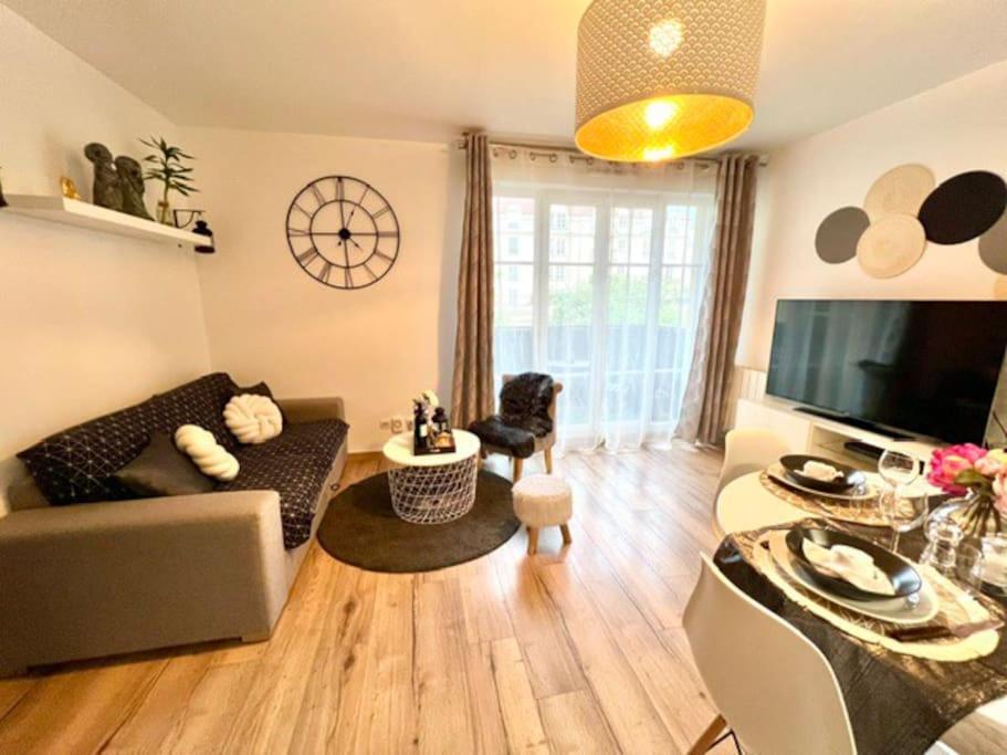 Appartement En Centre-Ville Bussy-Saint-Georges Dış mekan fotoğraf